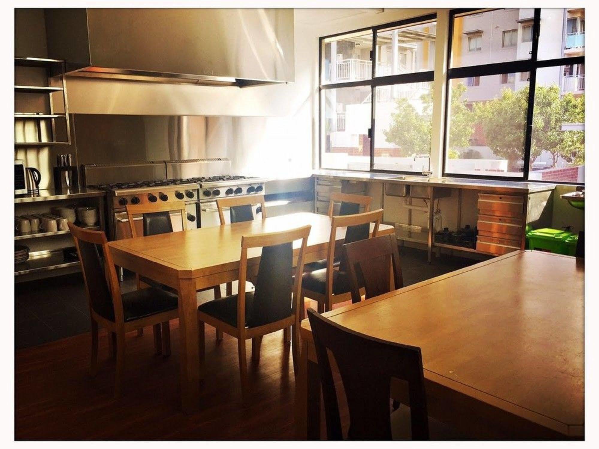 Downtown Backpackers Hostel Perth - Note - Valid Passport Required For Check In Exterior foto